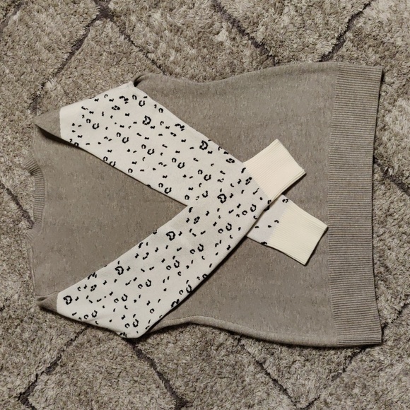 Minkpink Snow Leopard sweater Large - Picture 7 of 7